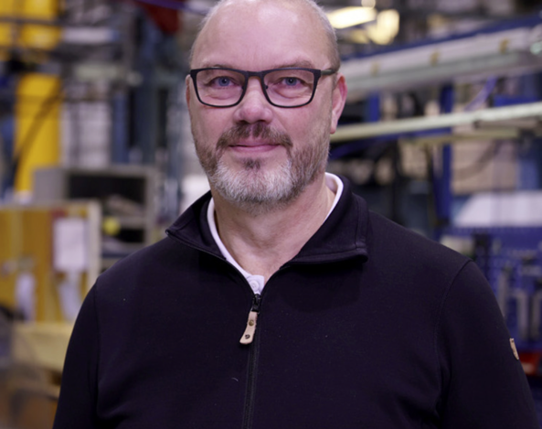 Bir sanayi şirketi CEJN basınçlı hava ürünlerine geçerek yılda 40.000 €'dan fazla nasıl tasarruf ediyor